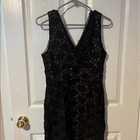 Dynamite black lace body con dress w beige underlay! Size large - Picture 1 of 4